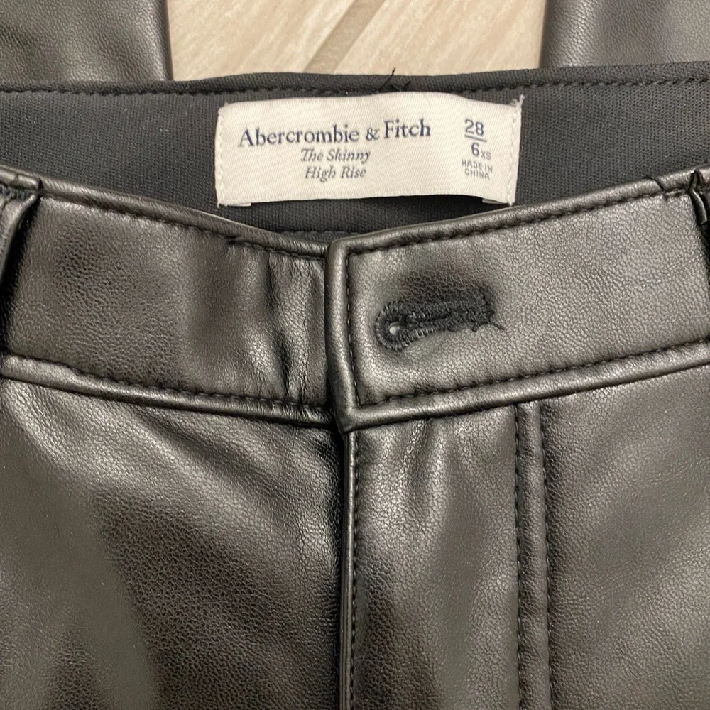 Leather Skinny High Rise - Picture 6 of 7